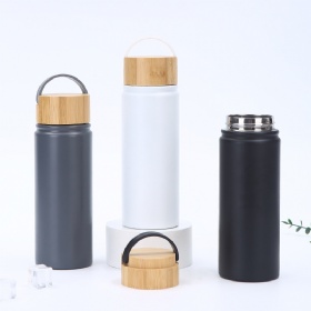 2025 Emerit BPA-free18oz Custom Double Wall 18/8 Stainless Steel Vacuum Leak-proof Powder Coated Flasks With Handle Bamboo Lid